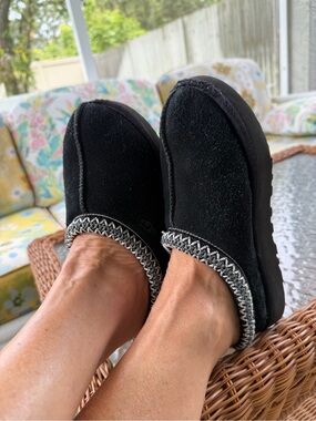 UGG Tasman Slippers 5955 Black Suede Sheepskin Slip On Shoes Women’s 6